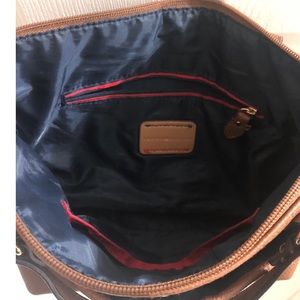 Tommy Hilfiger Bags - Tommy Hilfiger Medium Crossbody Bag Tommy Hilfiger Bags - Tommy Hilfiger Medium Crossbody Bag